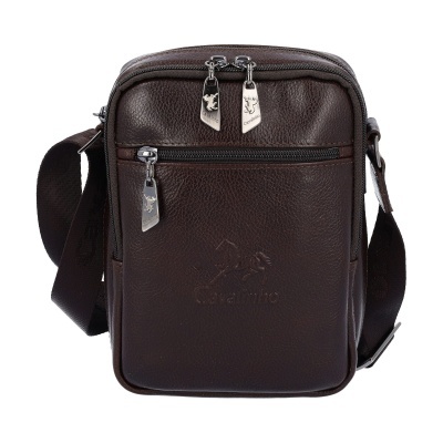 Mala transversal de pele castanha escura com fechos metálicos prateados