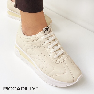 Tênis casual bege claro com sola branca e logótipo PICCADILLY