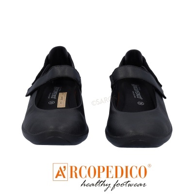 Sapatos pretos Arcopedico tipo Mary Jane com fecho de velcro