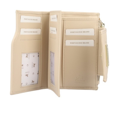 Carteira trifold em pele bege com compartimentos para cartões