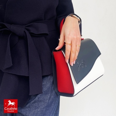 Mala tri-color preto, branco e vermelho em pele com logótipo Cavalinho