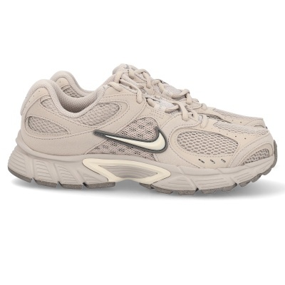 Sapatilhas desportivas Nike bege com malha e camurça, solado castanho