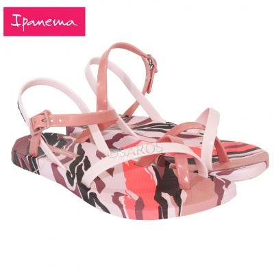 Sandálias femininas Ipanema com tiras finas em tons de rosa e sola estampada