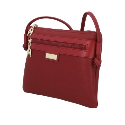 Mala vermelha de ombro com zíperes dourados e textura saffiano