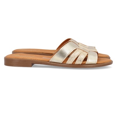 Sandálias rasas douradas de couro com sola castanha