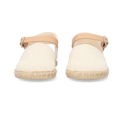 Alpargatas creme com sola de corda e tira em couro com fivela