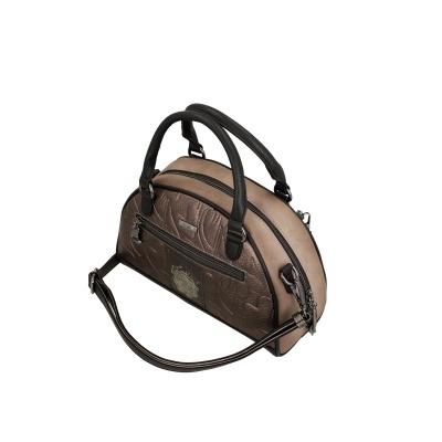 Bolsa de mão castanha e bege com padrões, duas pegas pretas e alça ajustável.