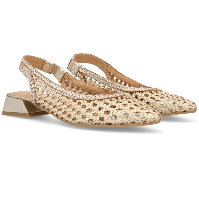 Sapatos femininos trançados dourados com salto quadrado