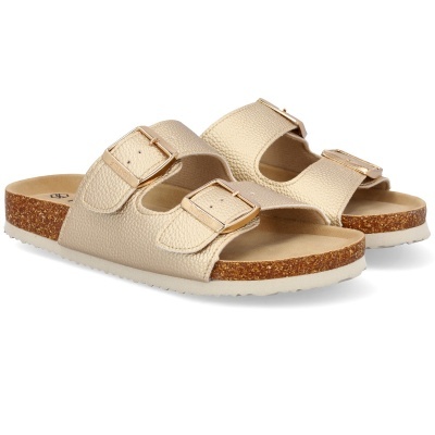 Sandálias bege com tiras fivelas douradas e sola branca