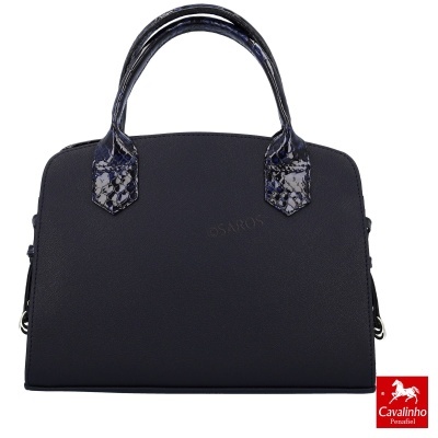 Mala preta com alças azul padrão pele de cobra