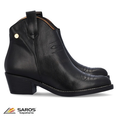 Botas pretas de pele cano curto com salto médio