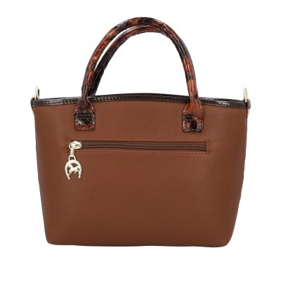 Mala castanha em material sintético e alças com padrão marrom escolar