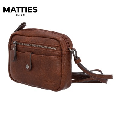 Mala pequena de couro castanho com fecho e aba frontal