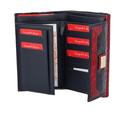 Carteira de couro azul e vermelho aberta com cartões vermelhos