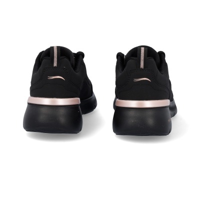 Ténis desportivos pretos com detalhe metalizado rosa na sola