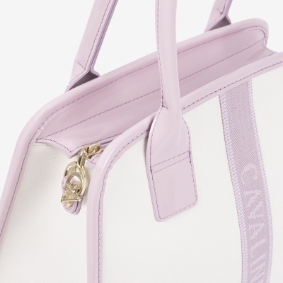 Mala branca com detalhes lilás e fecho dourado