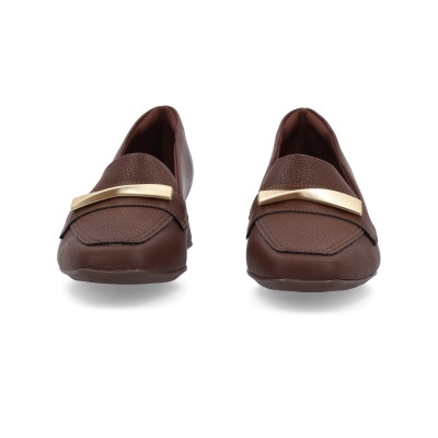 Sapatos mocassim castanho com barra metálica dourada