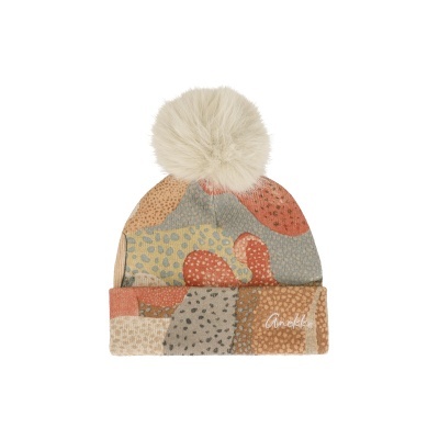 Gorro colorido de malha com pompom branco e texto Anekke bordado