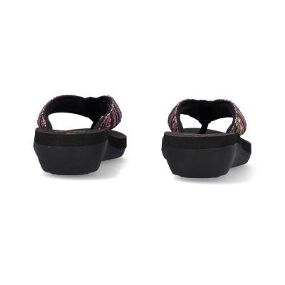 Sandálias com sola preta e tiras coloridas listradas