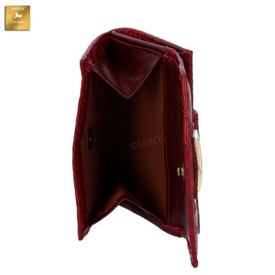 Carteira vermelha com interior castanho e fecho dourado aberta