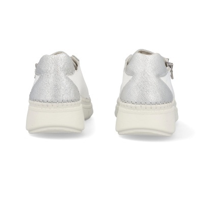 Ténis brancos com calcanhar prateado texturizado e sola branca