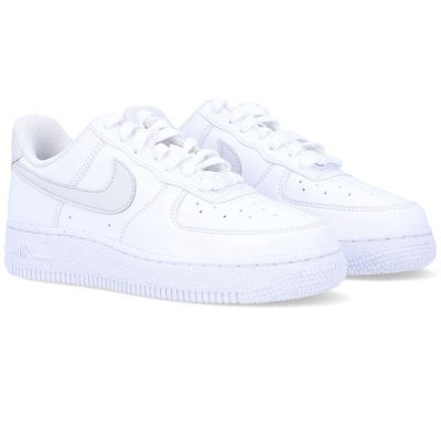 Sapatilhas Nike Air Force 1 brancas com logo cinza