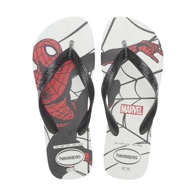 Chinelos havaianas com design do Homem-Aranha em fundo branco e tiras pretas.