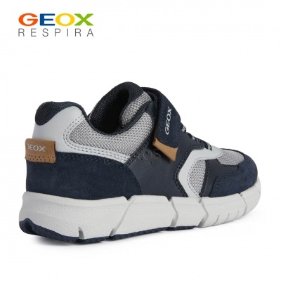 Tênis infantil Geox cinza, azul e castanho com sola branca