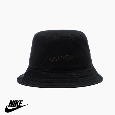 Chapéu bucket preto com texto OSAROS bordado e logo NIKE