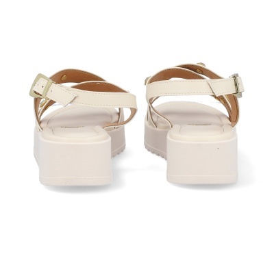Sandálias femininas de cunha cor creme vistas de trás.