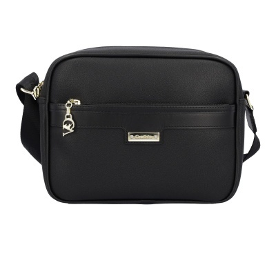 Mala de ombro preta com fecho e placa metálica