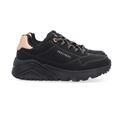 Ténis desportivos Skechers pretos com detalhes dourados
