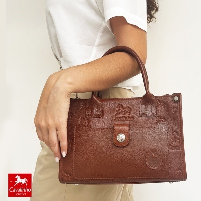 Mala de mão castanha em pele com padrão Cavalinho Penafiel