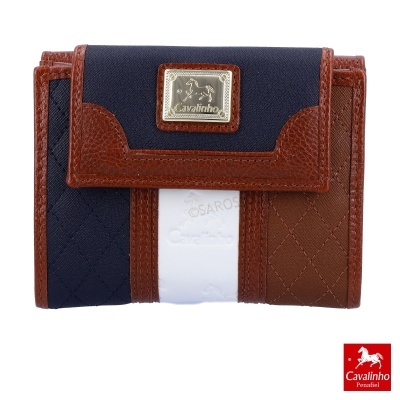 Carteira Cavalinho azul escuro com detalhes castanhos e placa metálica na frente