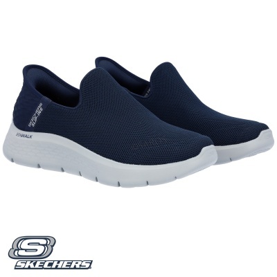 Ténis Skechers azuis escuros com sola branca em fundo branco