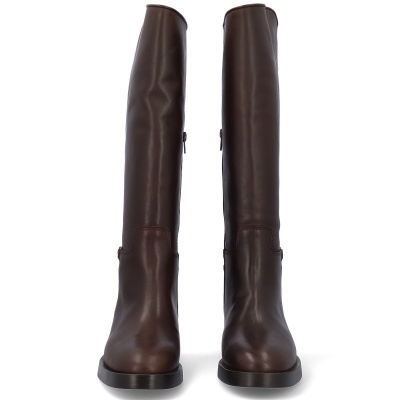 Botas altas de couro castanho com sola preta