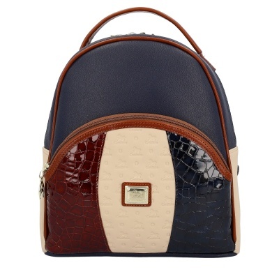 mochila azul, bege, castanha e preta com textura imitação pele de crocodilo e placa metálica Cavalinho