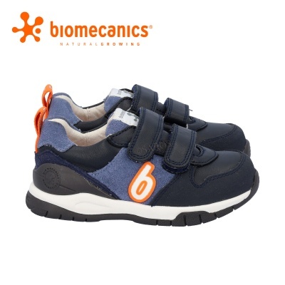 Sapatilhas infantis azul escuro e azul claro com fecho de velcro