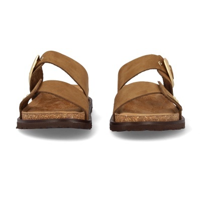 Sandálias castanhas com tiras largas e fivela dourada