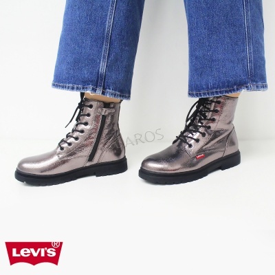Botas metálicas prateadas Levi's com atacadores pretos e sola preta