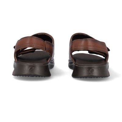 Par de sandálias masculinas marrons com tiras em couro e sola preta