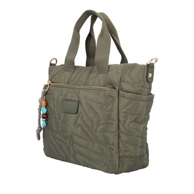 Mala de mão acolchoada verde-oliva com alças duplas e chaveiro de contas coloridas