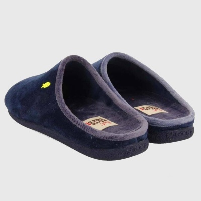 Chinelos de casa azul escuro com bordas cinzentas e detalhe amarelo