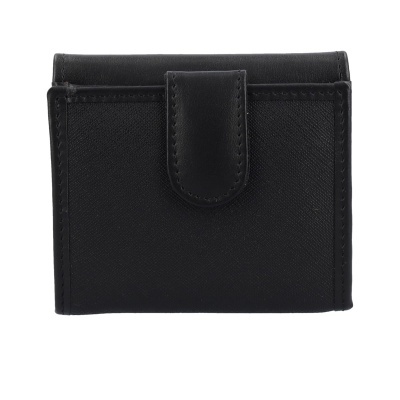 Carteira preta em couro com fecho de aba