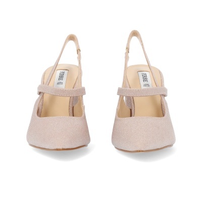 Sapatos femininos bege claro com salto e alças finas