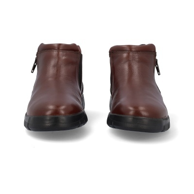 Par de botas castanhas em pele sintética com sola preta