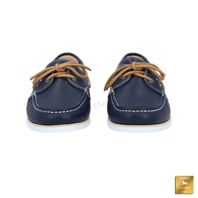 Sapatos de vela masculinos em pele azul escura com atacadores castanhos