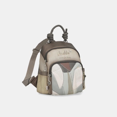 Mochila pequena bege, branco e castanho com padrão decorativo e texto Anello® created for living