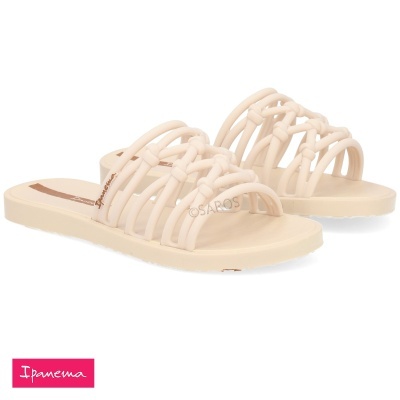 Chinelos de senhora Ipanema bege com tiras entrelaçadas