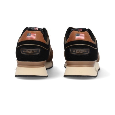 Sapatilhas U.S. Grand Polo castanhas e pretas vistas de trás